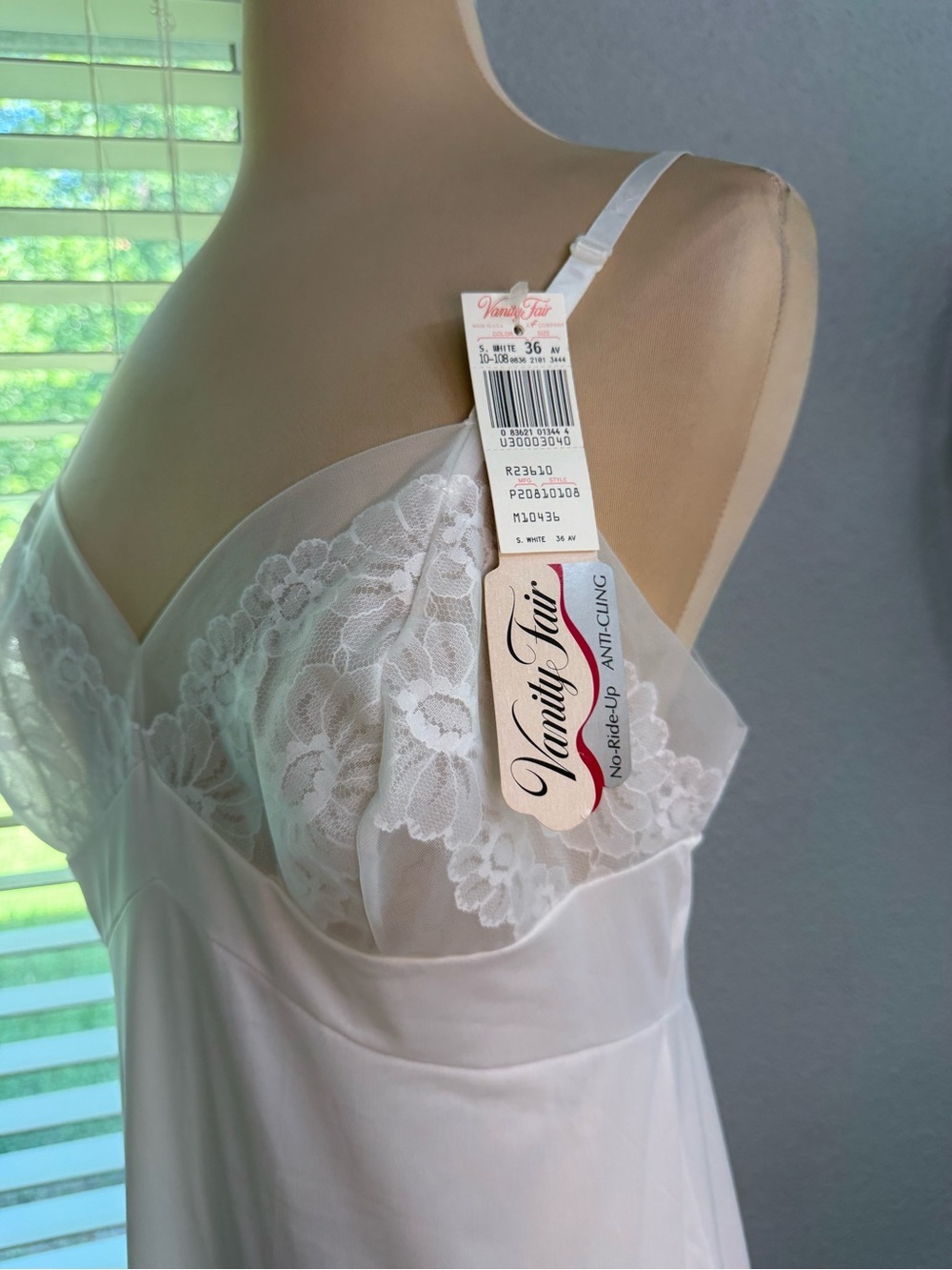 Vintage Deadstock Vanity Fair White Daisy Fairy Lace Chemise Slip Dress Size 36